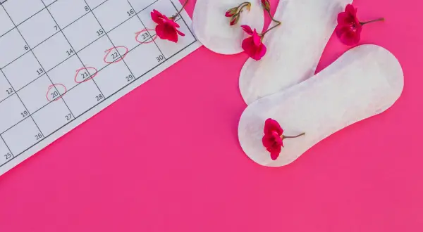 Jak uniknąć okresu: skuteczne metody na opóźnienie menstruacji
