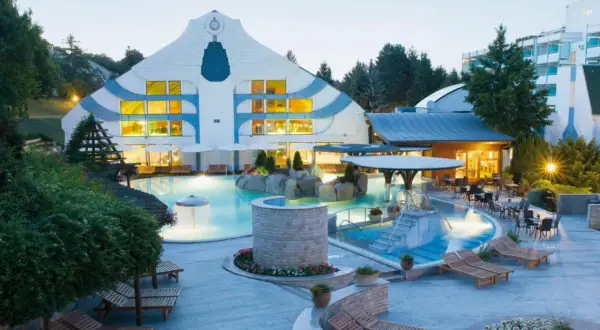 Najlepsze retro hotele nad Balatonem: unikalne miejsca na wypoczynek